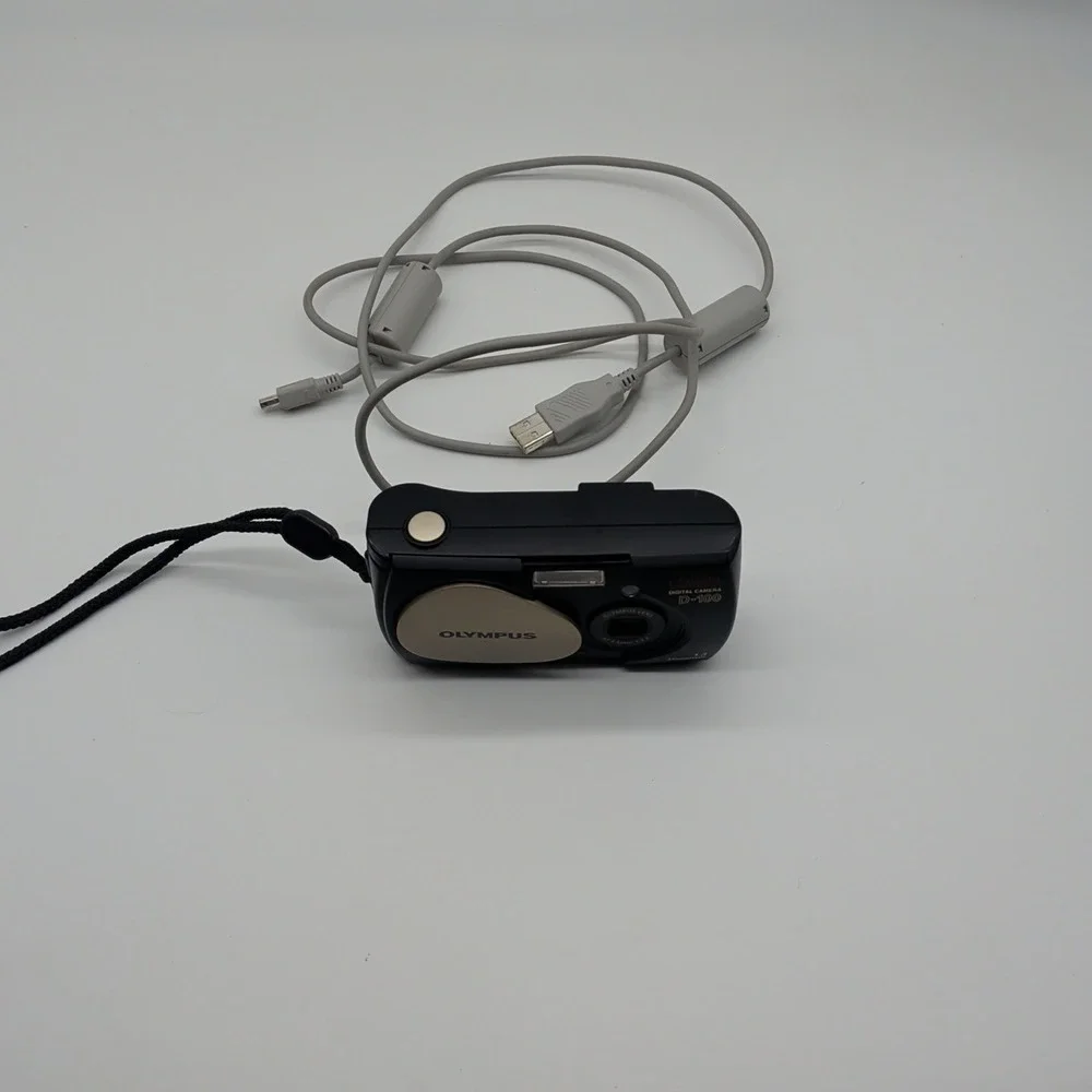 Olympus Camedia D-100 1.3MP 3x Zoom AA Battery CCD Camera Not Working